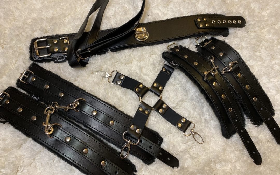 Utimi 11 Piece BDSM Leather Bondage Set Review